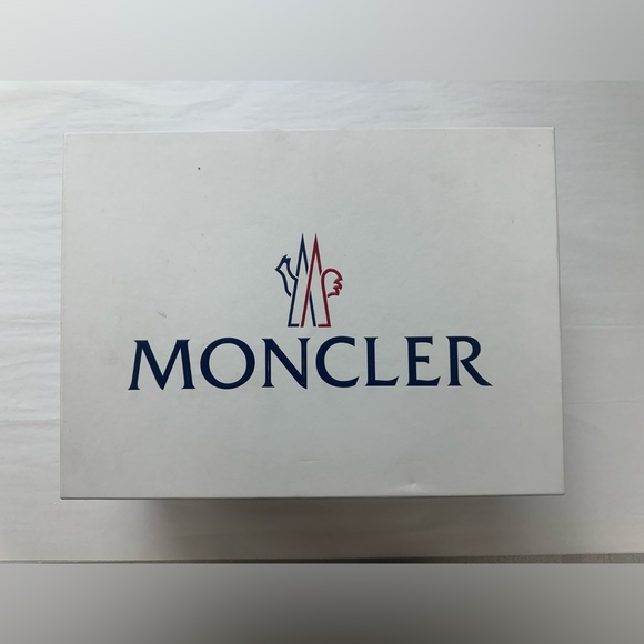 MONCLER Apres Trail Low Top Sneaker in Beige - Picture 10 of 10